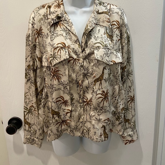 Zara TRF Collection - Giraffes Print Button down Blouse Size L - Picture 3 of 14